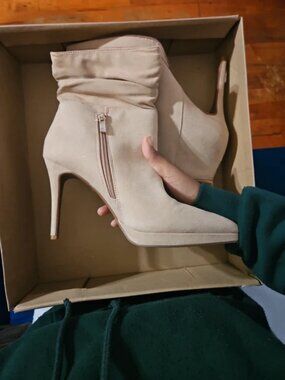 Jessica Simspon boots